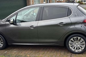 Peugeot 208 Hatchback (12-19) 1.2 PureTech (110bhp) Allure 5d EAT6 For Sale - Liberty Green Cars, Fareham