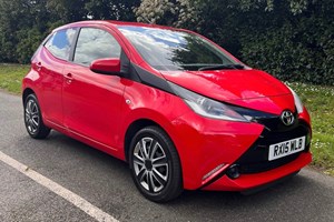 Toyota Aygo (14-22) 1.0 VVT-i X-Play 5d For Sale - Simply Motors, Ilford