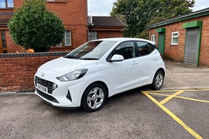 Hyundai i10 Hatchback (20 on) SE Connect 1.0 MPi 67PS AMT auto 5d For Sale - David Ross Ltd, Cannock