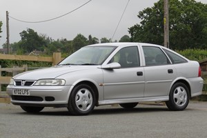 Vauxhall Vectra Hatchback (95-02) 1.8 Club 5d (01) For Sale - RobertsCarscouk, Flint