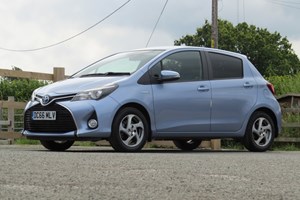 Toyota Yaris (11-20) 1.5 VVT-i Hybrid Icon (07/14-) 5d CVT Auto For Sale - RobertsCarscouk, Flint