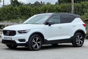 Volvo XC40 SUV (17 on) R-Design T4 AWD auto 5d For Sale - RobertsCarscouk, Flint
