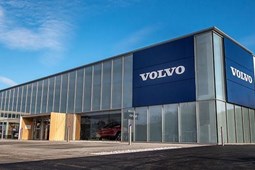 Volvo XC60 SUV (17 on) Edition T4 FWD auto 5d For Sale - Stoneacre Sheffield Volvo, Sheffield