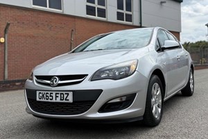 Vauxhall Astra Hatchback (09-15) 1.6 CDTi 16V ecoFLEX Design 5d For Sale - R-M Motors, Burton Upon Trent