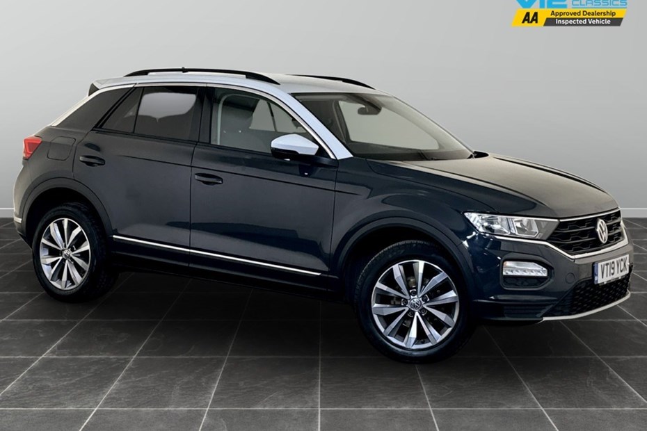 Volkswagen T-Roc SUV (17 on) Design 1.5 TSI EVO 150PS 5d For Sale - V12 Sports and Classics Hinckley, Hinckley