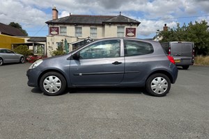 Renault Clio Hatchback (05-12) 1.2 16V Expression 3d For Sale - Three Pines Garage Limited, Bromyard