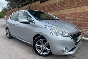 Peugeot 208 Hatchback (12-19) 1.6 e-HDi Allure 5d For Sale - LD Car Sales, Bristol