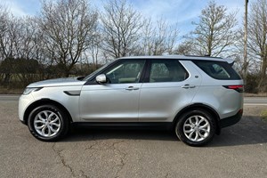 Land Rover Discovery SUV (17 on) SE 3.0 Td6 auto 5d For Sale - SUFFOLK TRADE CENTRE LTD, Newmarket