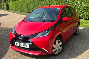 Toyota Aygo (14-22) 1.0 VVT-i X-Play 3d For Sale - Ingatestone Motors LTD, Ingatestone