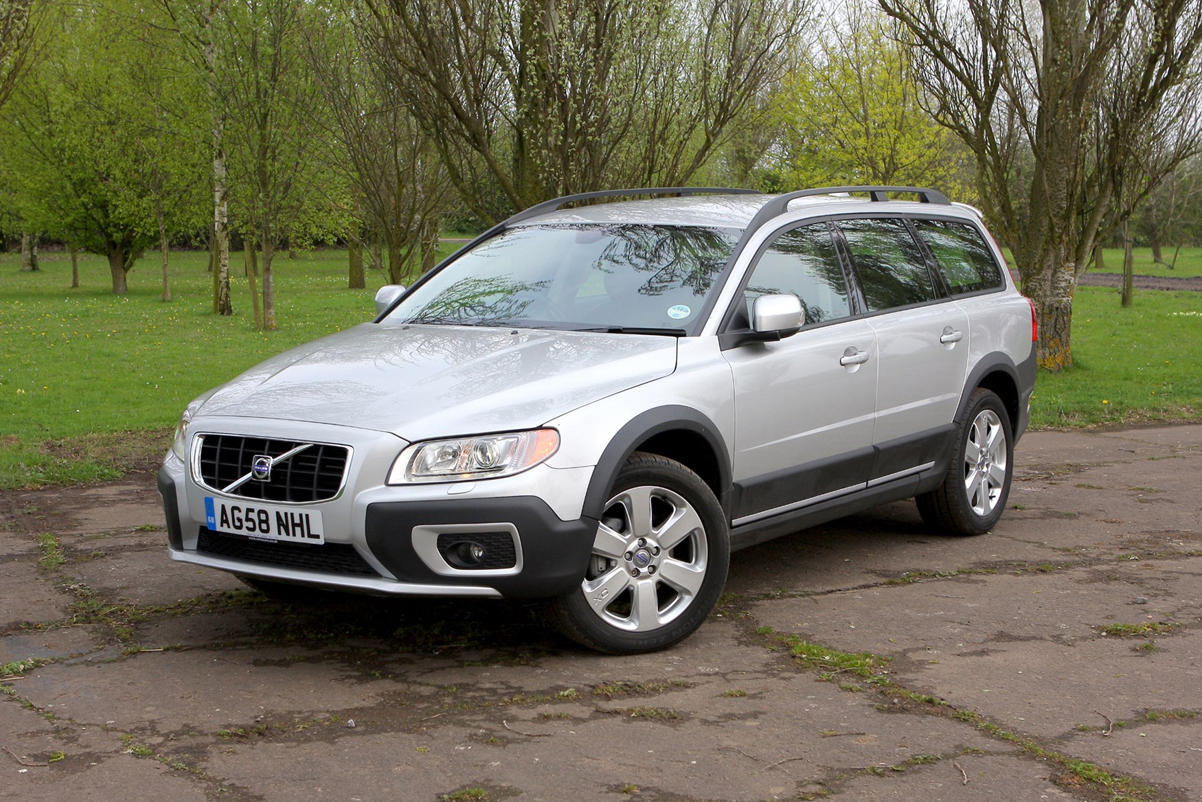 Used Volvo XC70 Estate (2007 - 2016) Review | Parkers