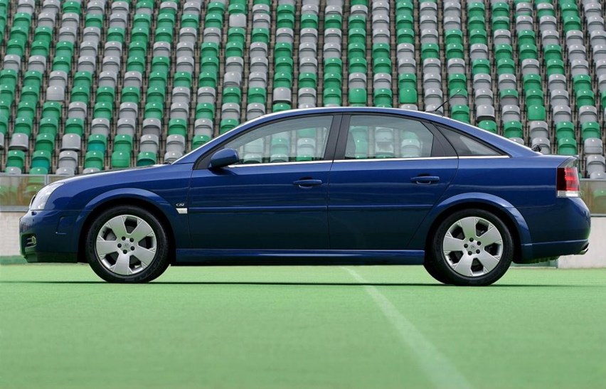 Used Vauxhall Vectra Hatchback (2002 - 2005) Review | Parkers