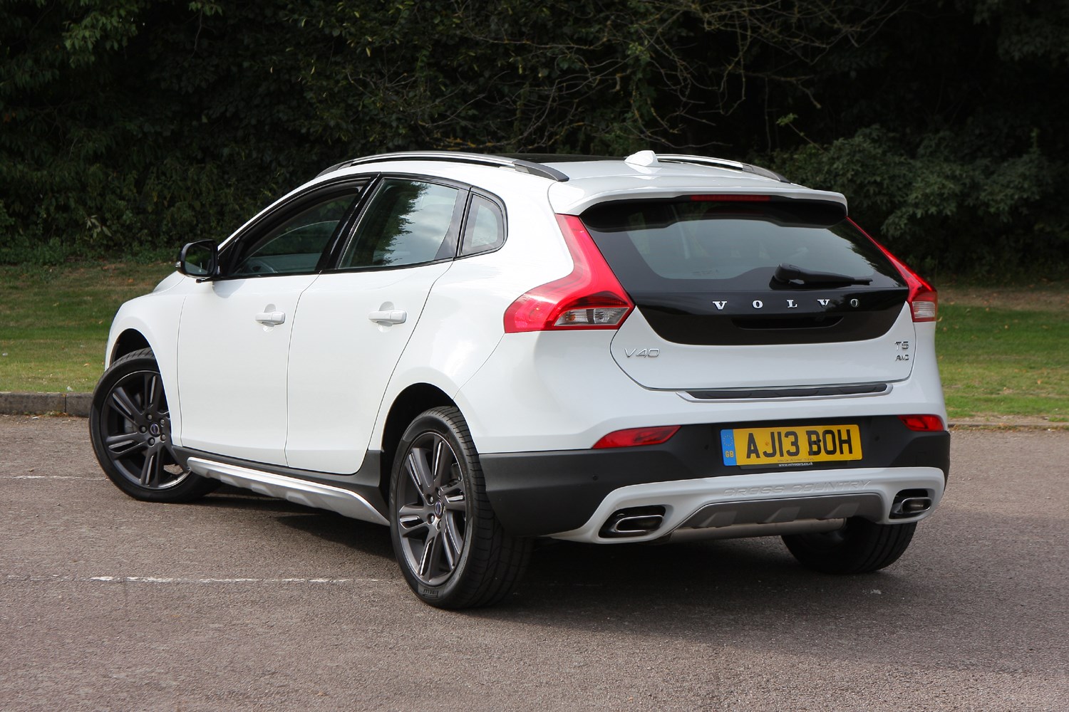 Used Volvo V40 Cross Country (2013 2019) Review Parkers