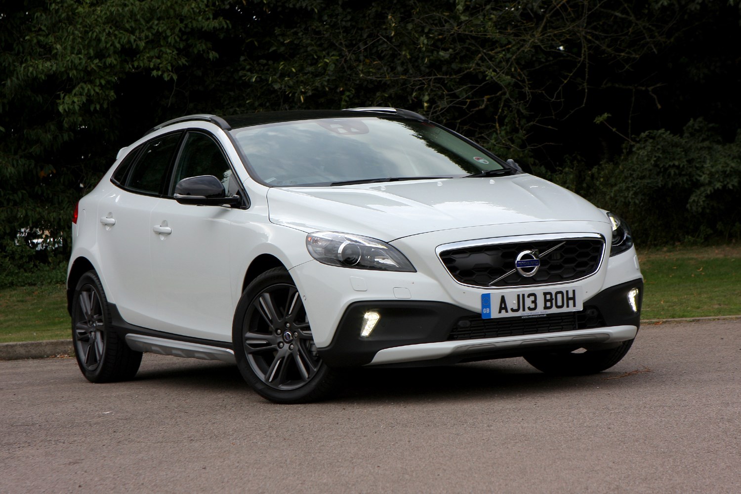 Used Volvo V40 Cross Country (2013 2019) Review Parkers