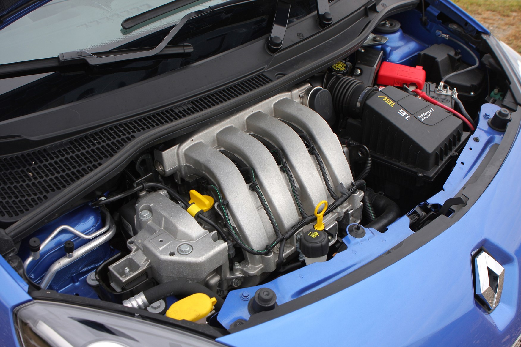 They Put A V8 In A Renault Twingo?! (You Won'T Believe What Happened Next) - an50m4b