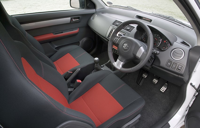 Used Suzuki Swift Sport (2006 - 2011) Interior | Parkers