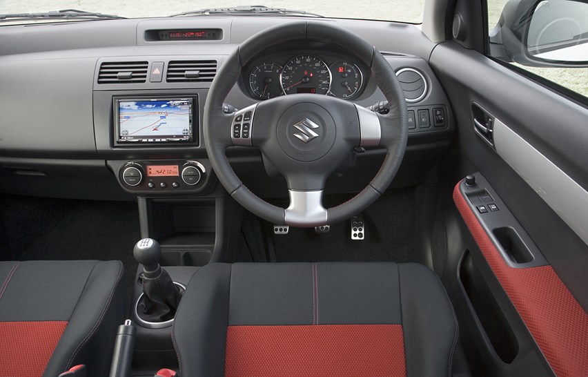 Used Suzuki Swift Sport (2006 - 2011) Interior | Parkers