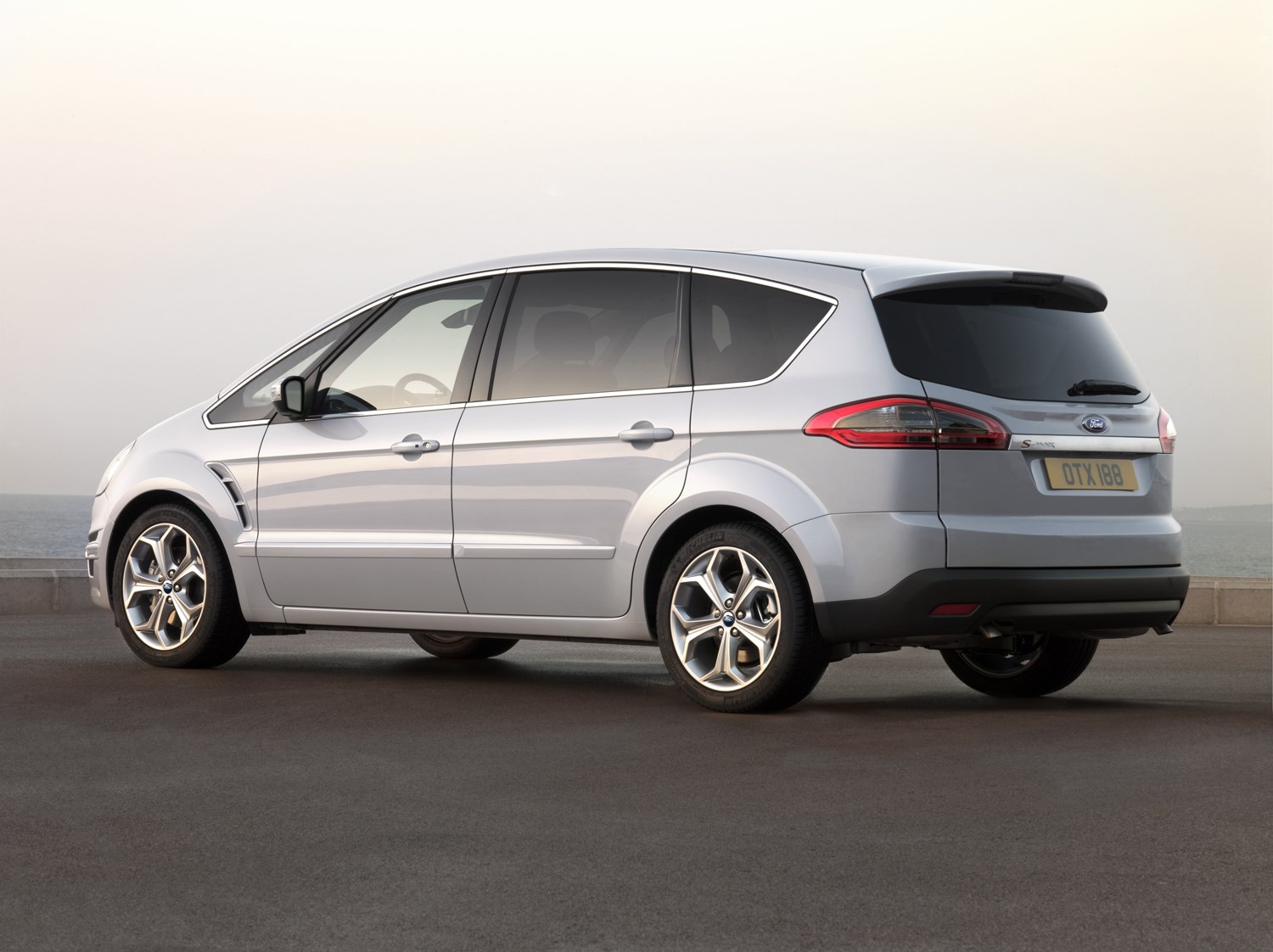 ford s max 2014 review