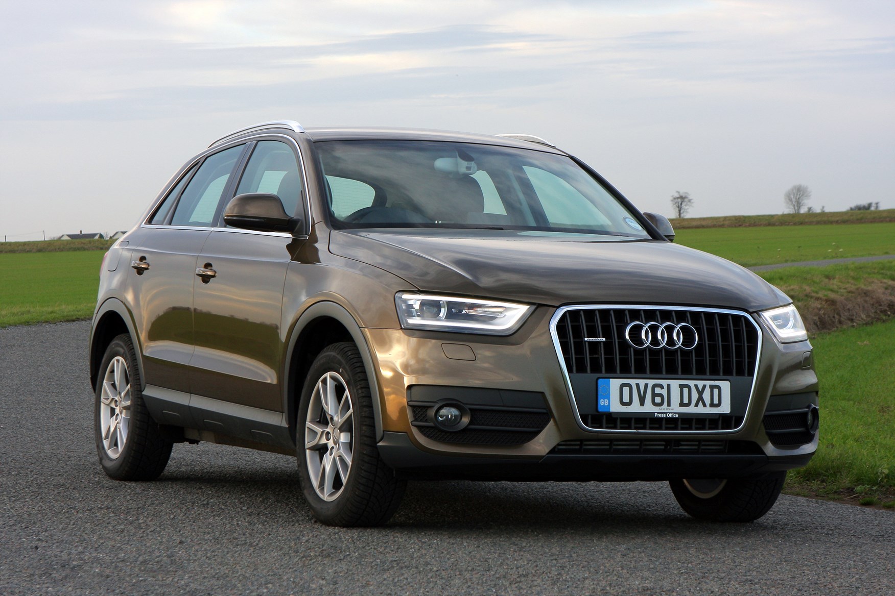 Audi q3 коричневая