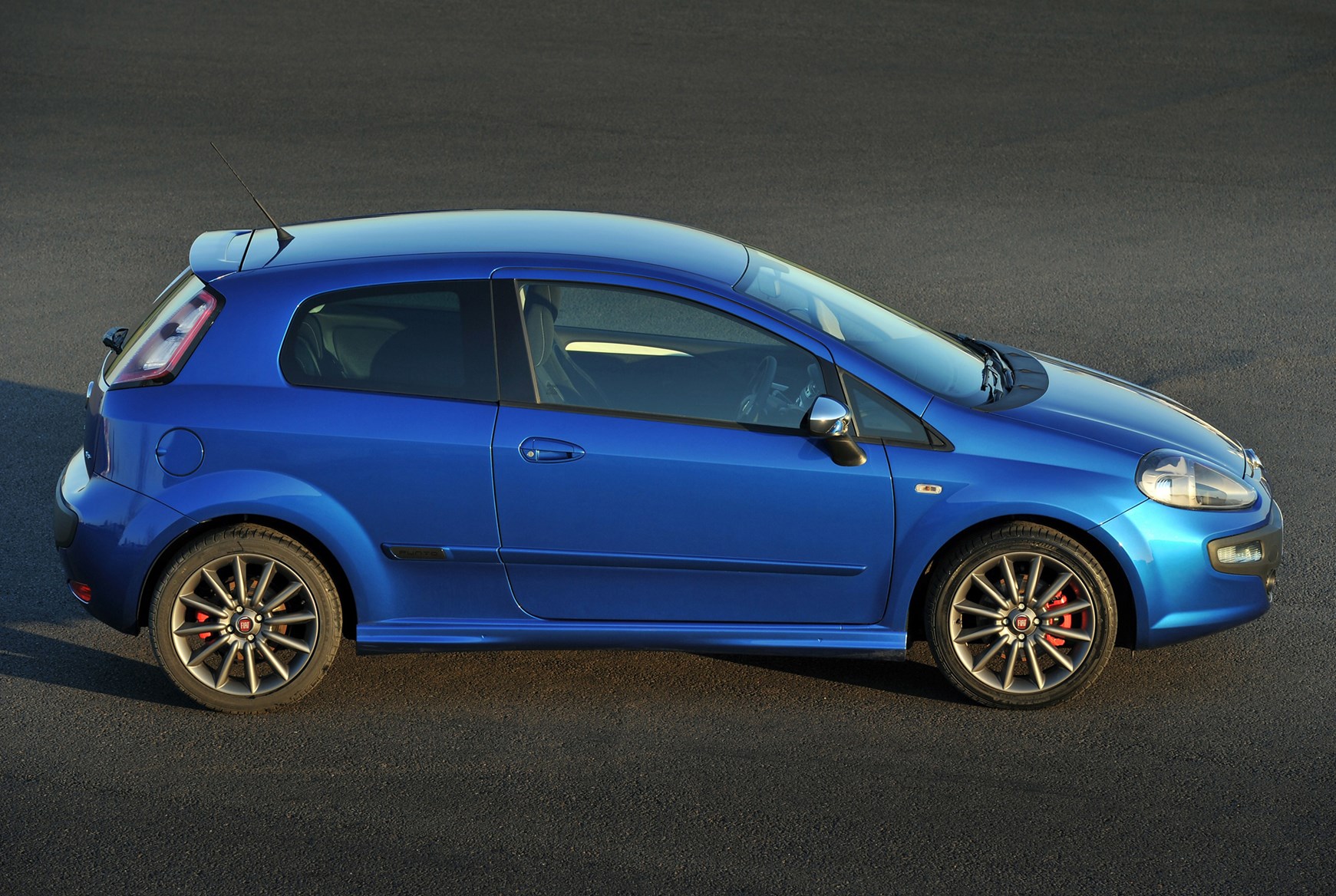 Fiat Punto Evo Hatchback Review (2010 - 2012) | Parkers