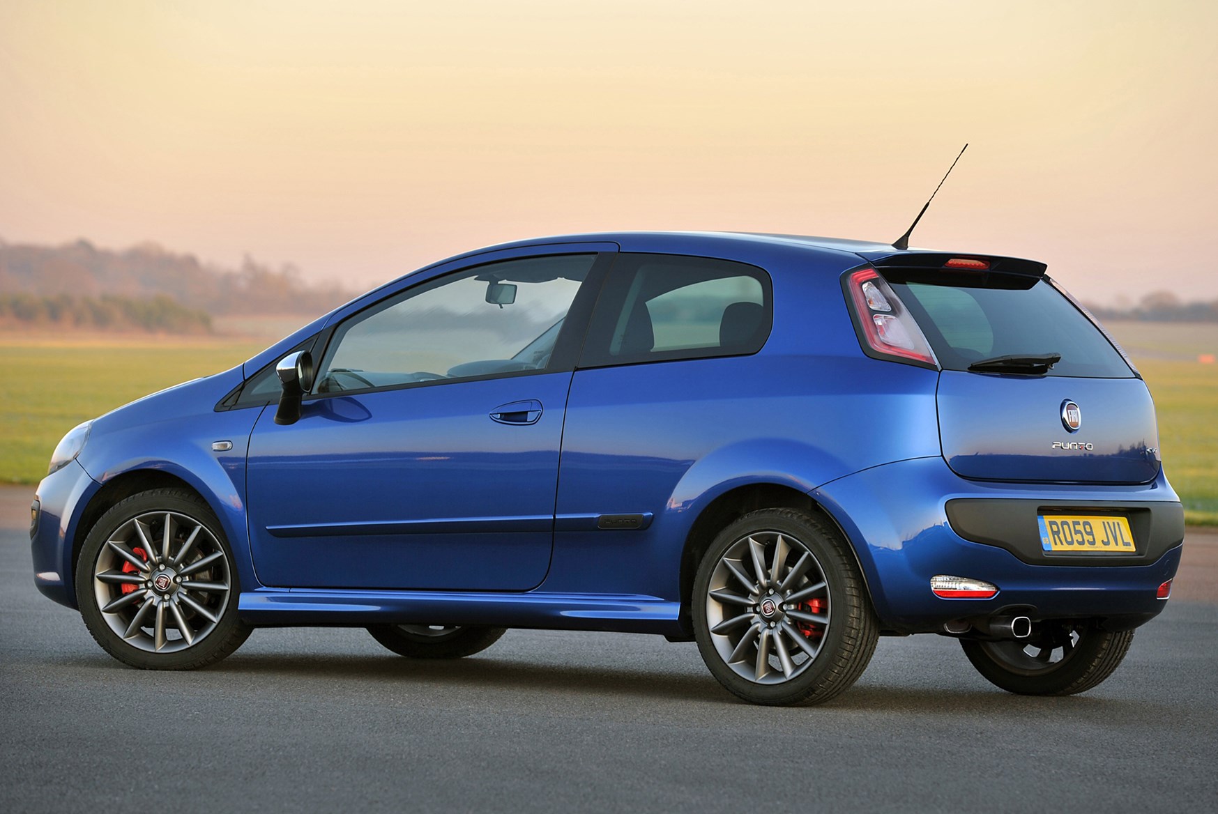 Punto Vs Punto Evo At Damon Larmon Blog