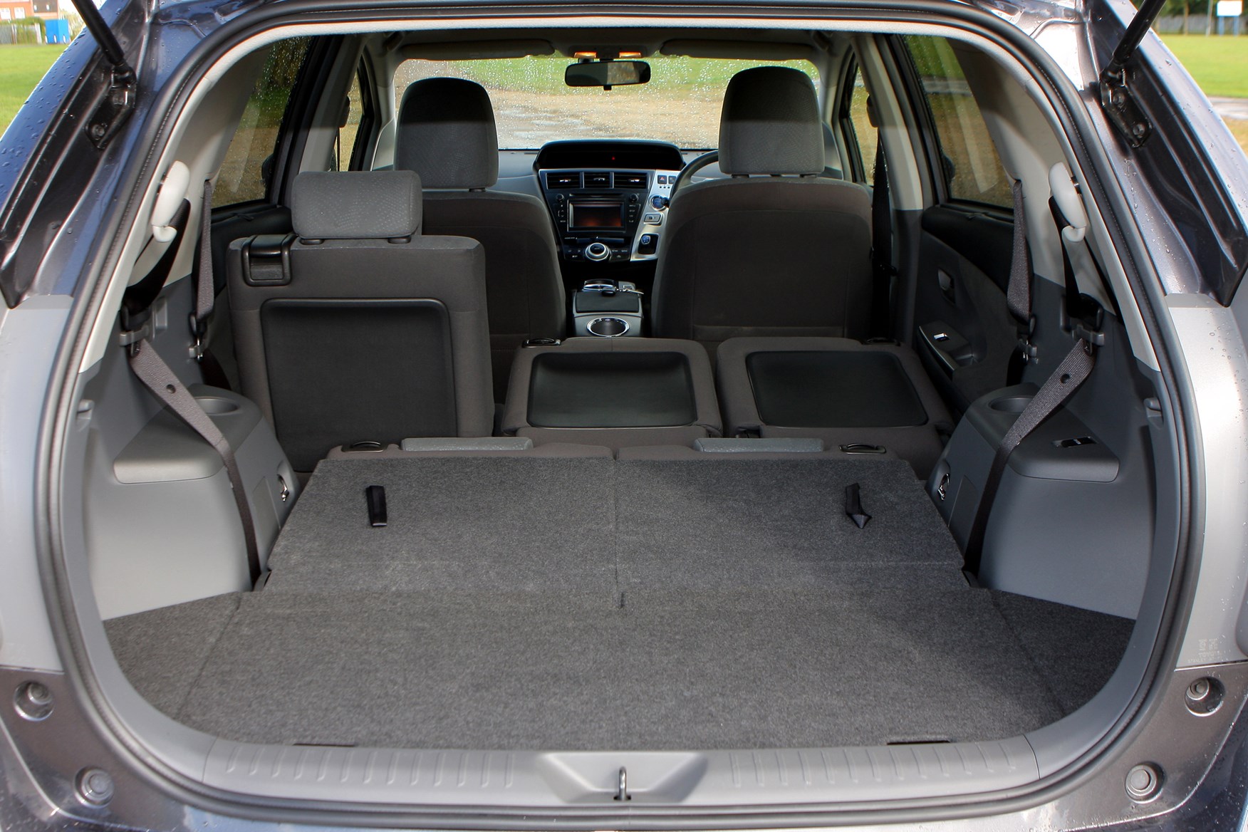 Toyota Prius Plus Review 2021 Parkers