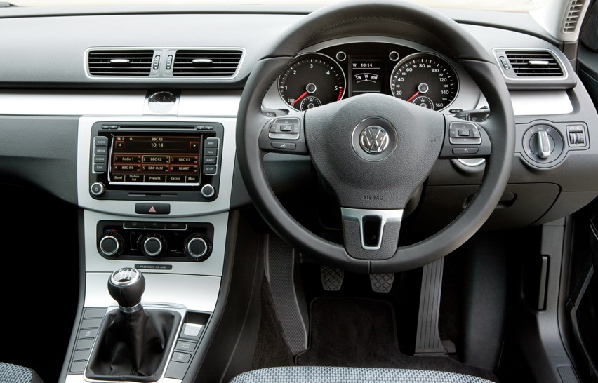 Used Volkswagen Passat Saloon (2011 - 2014) Interior | Parkers