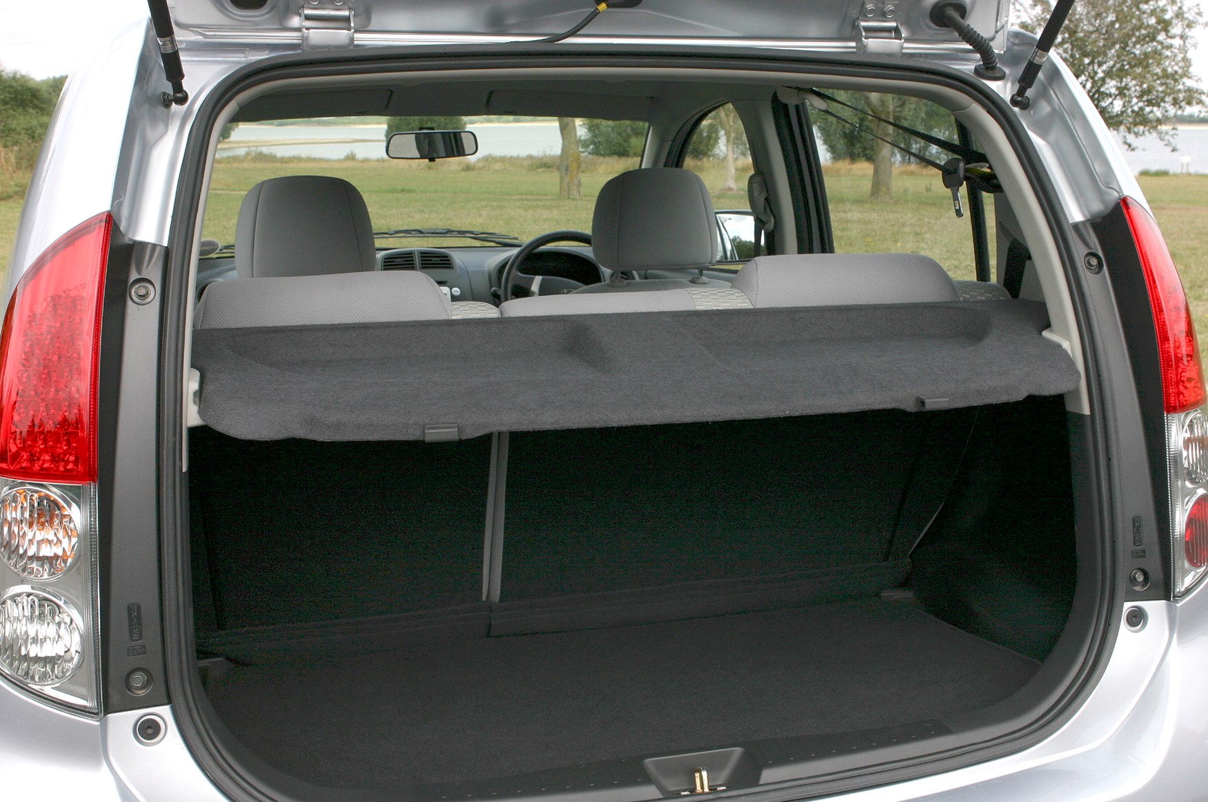 Perodua Myvi Hatchback (2006 - 2015) Features, Equipment 