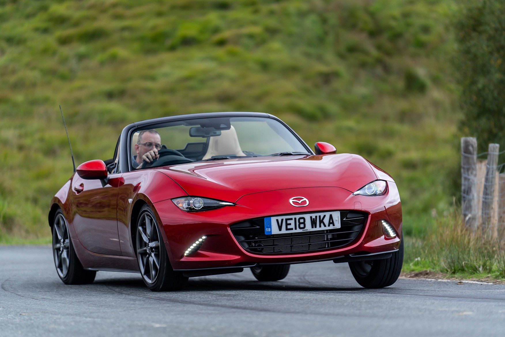 Mazda MX-5 convertible review: summary | Parkers