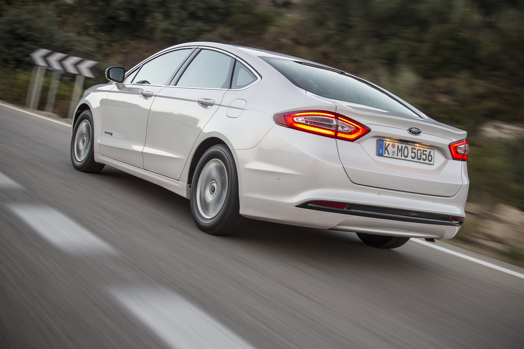 Ford Mondeo Saloon Review (2014 - ) | Parkers