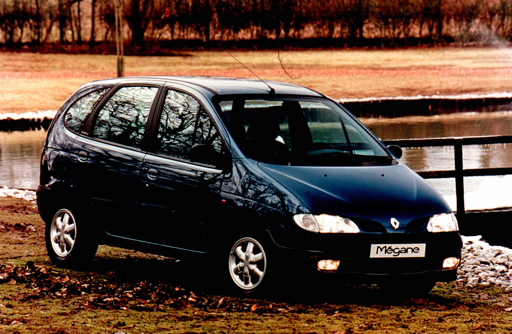 How Much Does A Renault Scenic Weight