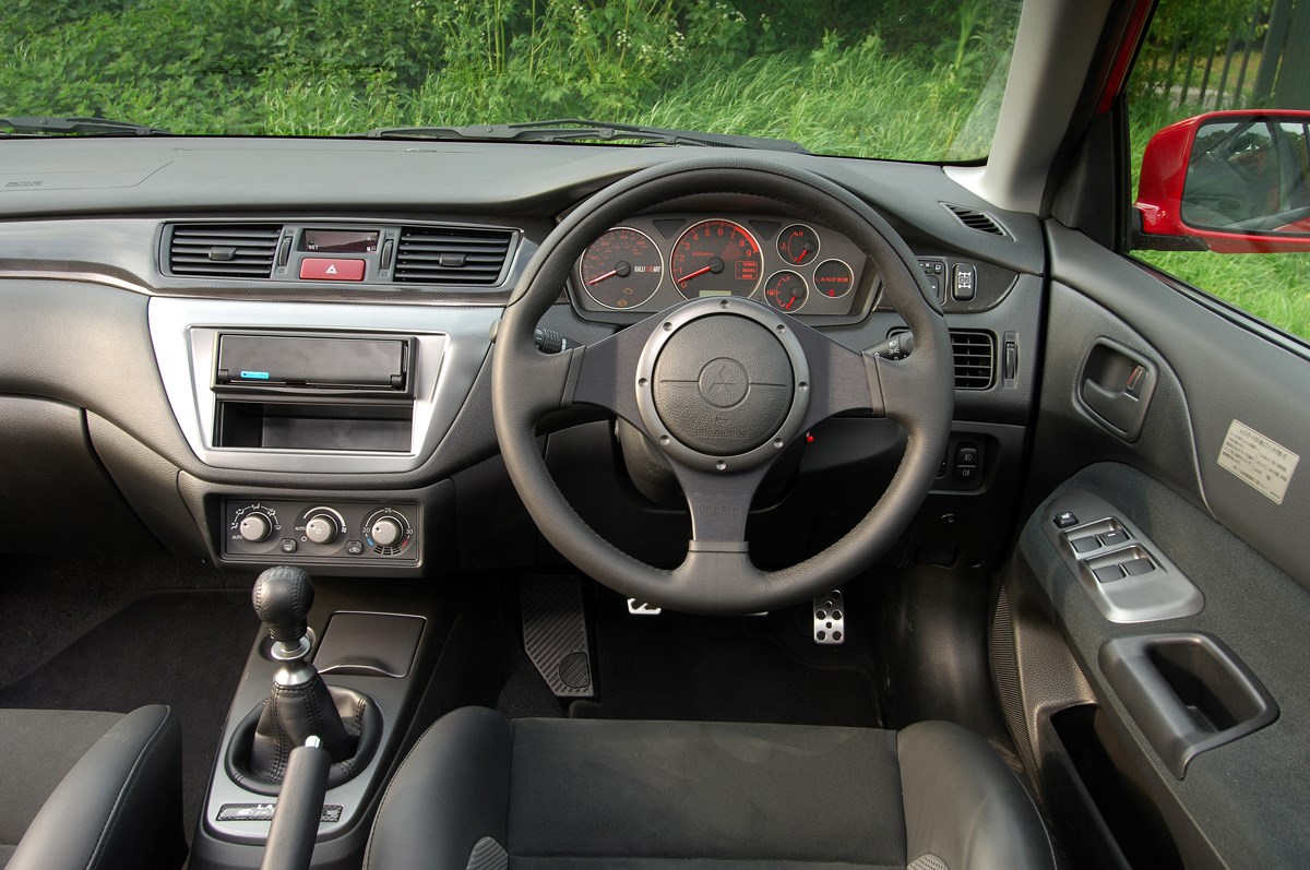 Used Mitsubishi Lancer Evo Evo Ix 2005 2008 Interior