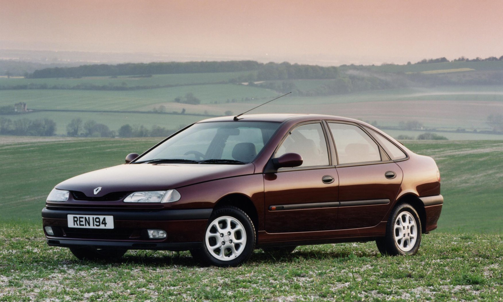 Used Renault Laguna Hatchback (1994 2001) Review Parkers