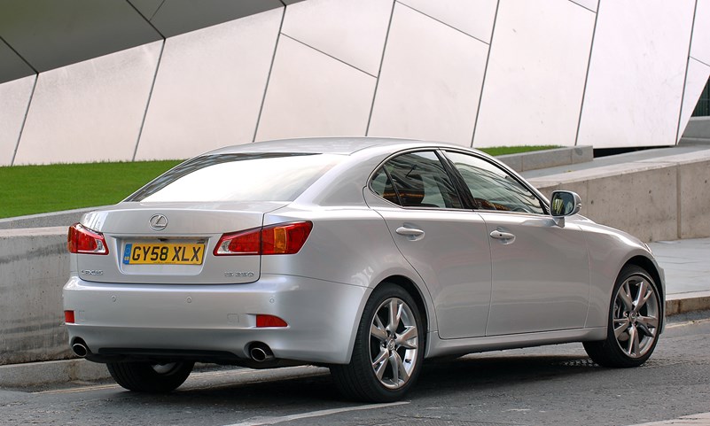 Used Lexus IS Saloon (2005 - 2012) Practicality | Parkers