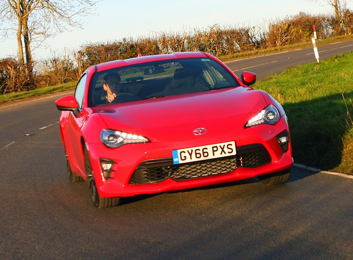 Toyota gt86 приборная панель