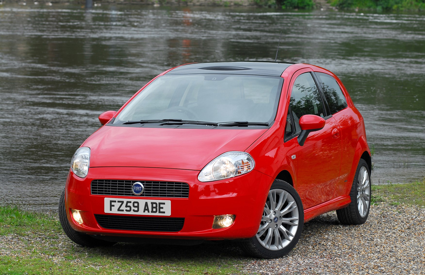 Fiat Grande Punto Hatchback Review (2006 - 2010) | Parkers