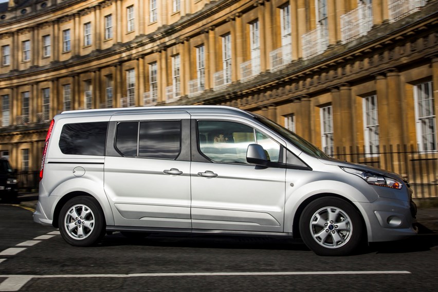 Ford tourneo 2022