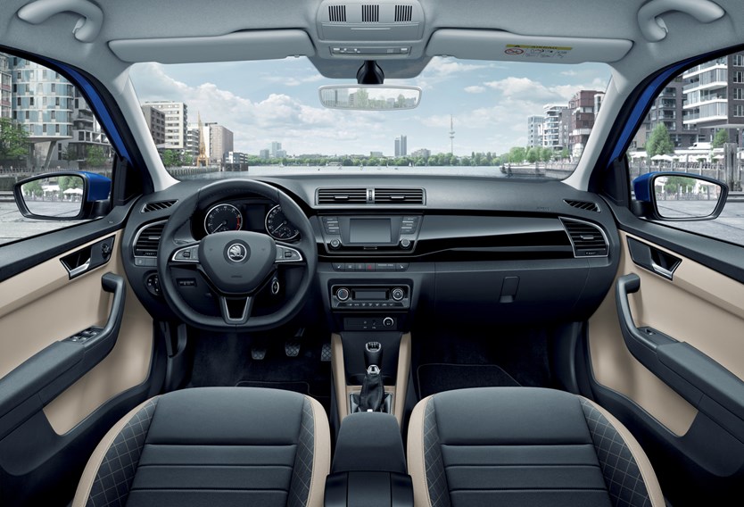 Skoda fabia салон
