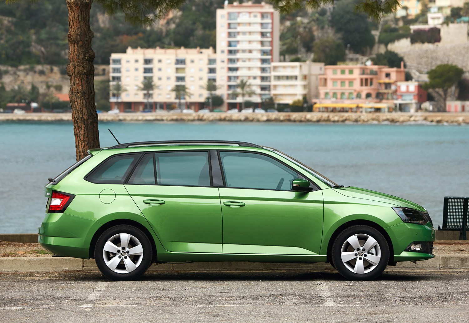 Skoda Fabia Estate Review 2021 Parkers Skoda Fabia Estate Review 2021 Parkers