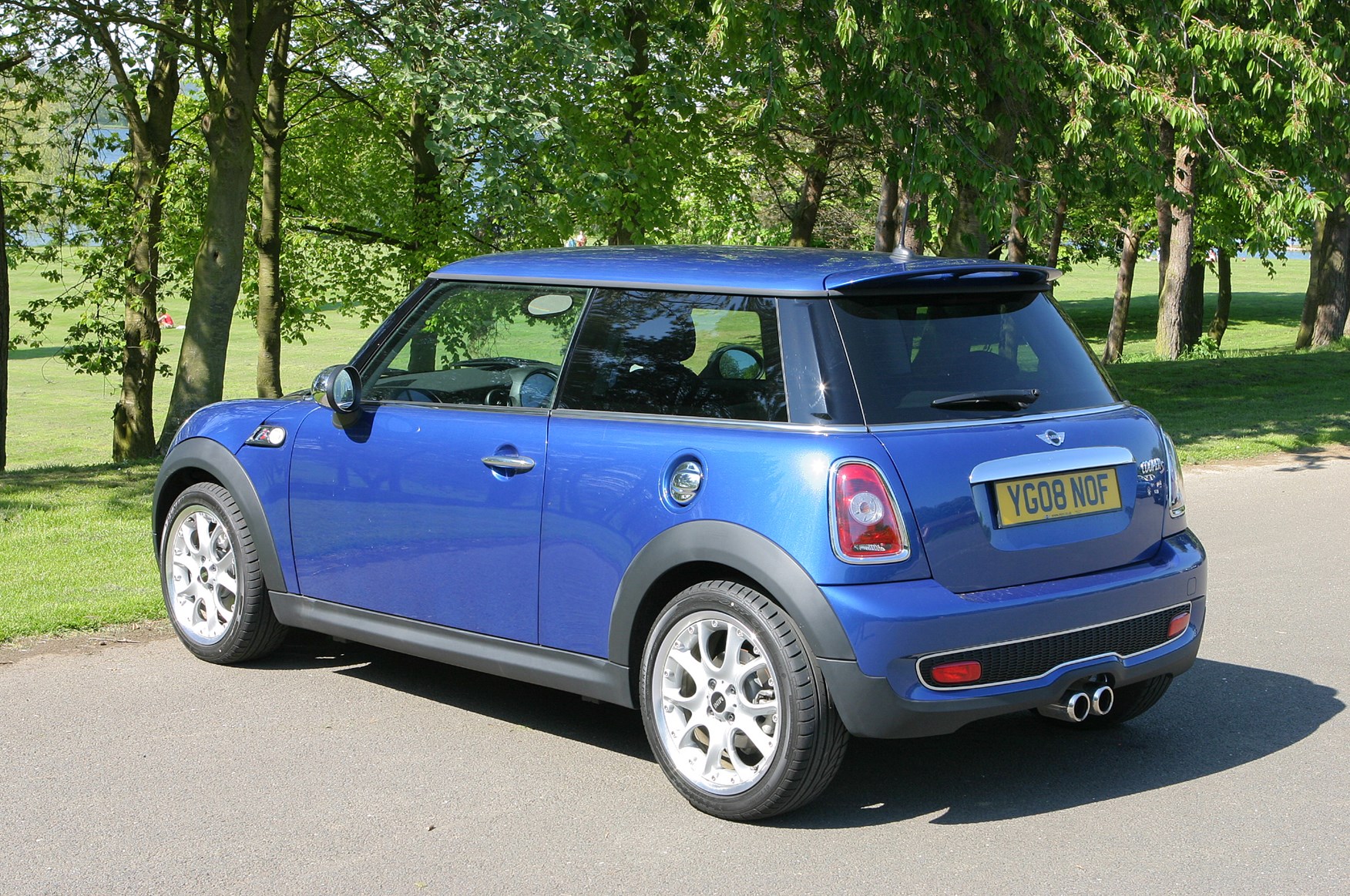 MINI Cooper S Review | Parkers