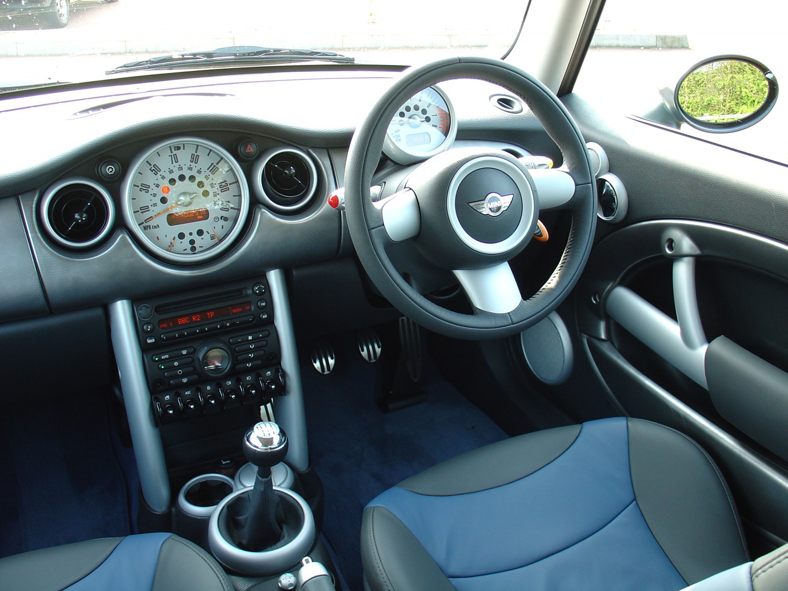 MINI Cooper S Hatchback Review (2002 - 2006) | Parkers