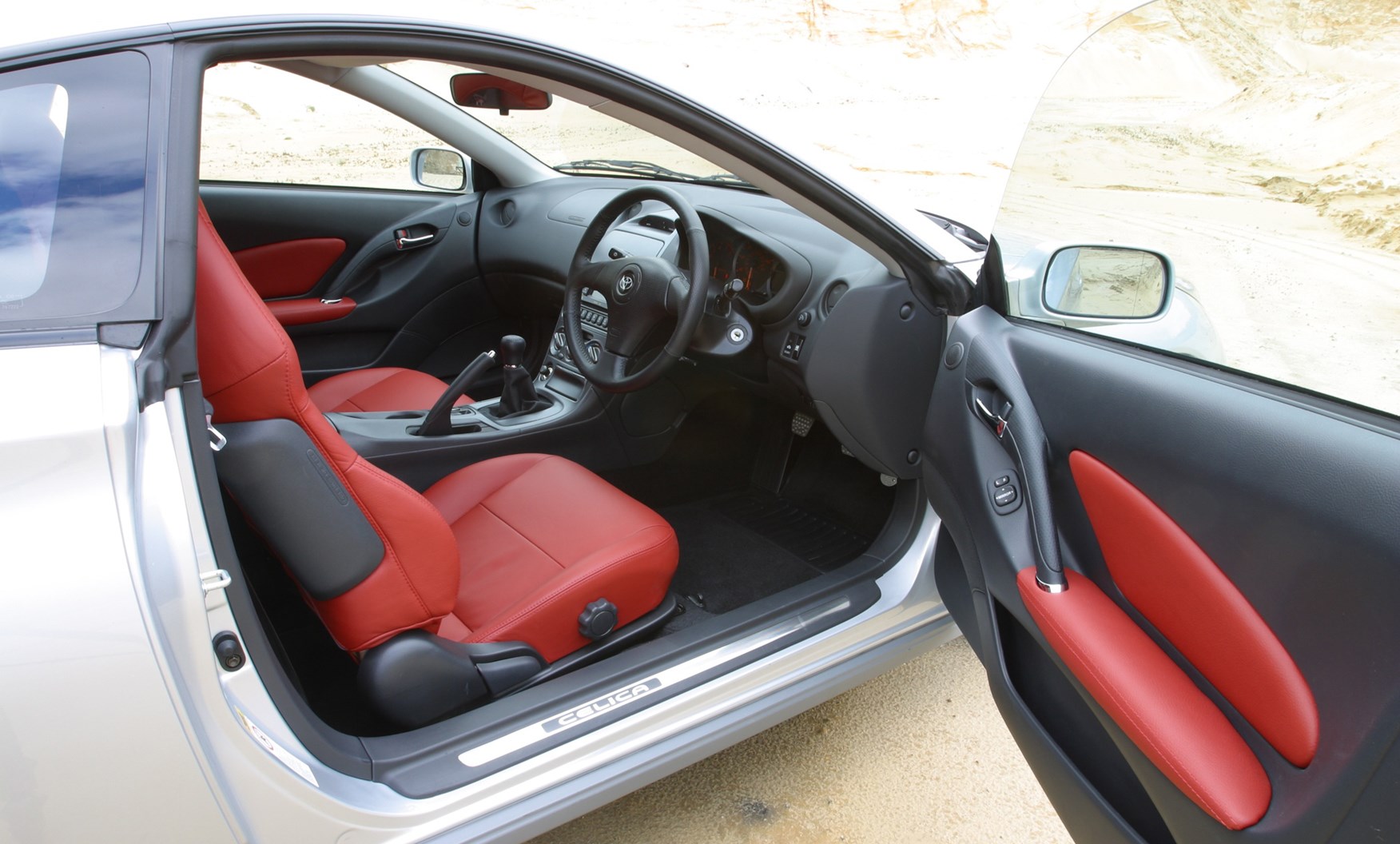 Used Toyota Celica Coupe 1999 2006 Interior Parkers