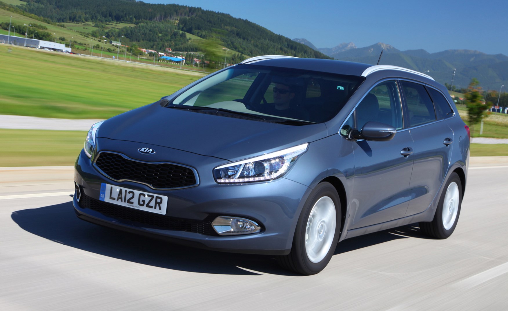 Kia Ceed Sportswagon (2012 - ) Features, Equipment and Accessories | Parkers