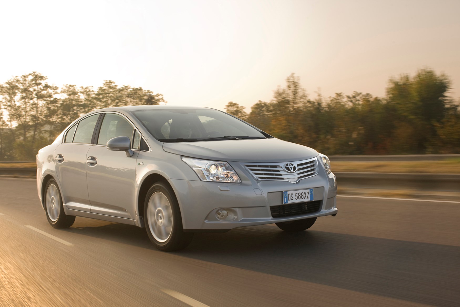Used Toyota Avensis Saloon (2009 - 2018) Review | Parkers