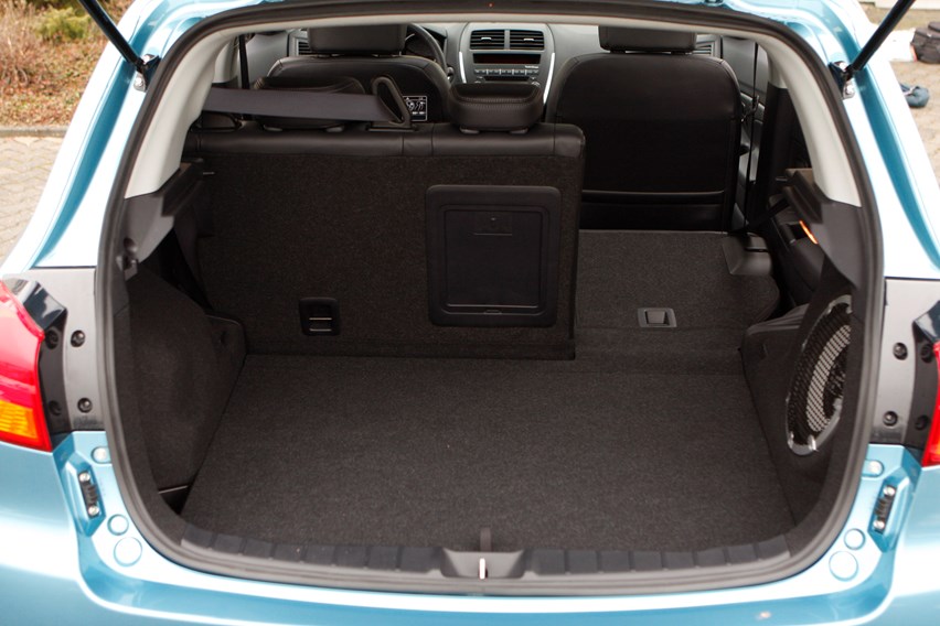 Mitsubishi Asx 2021 Practicality Boot Space And Dimensions Parkers