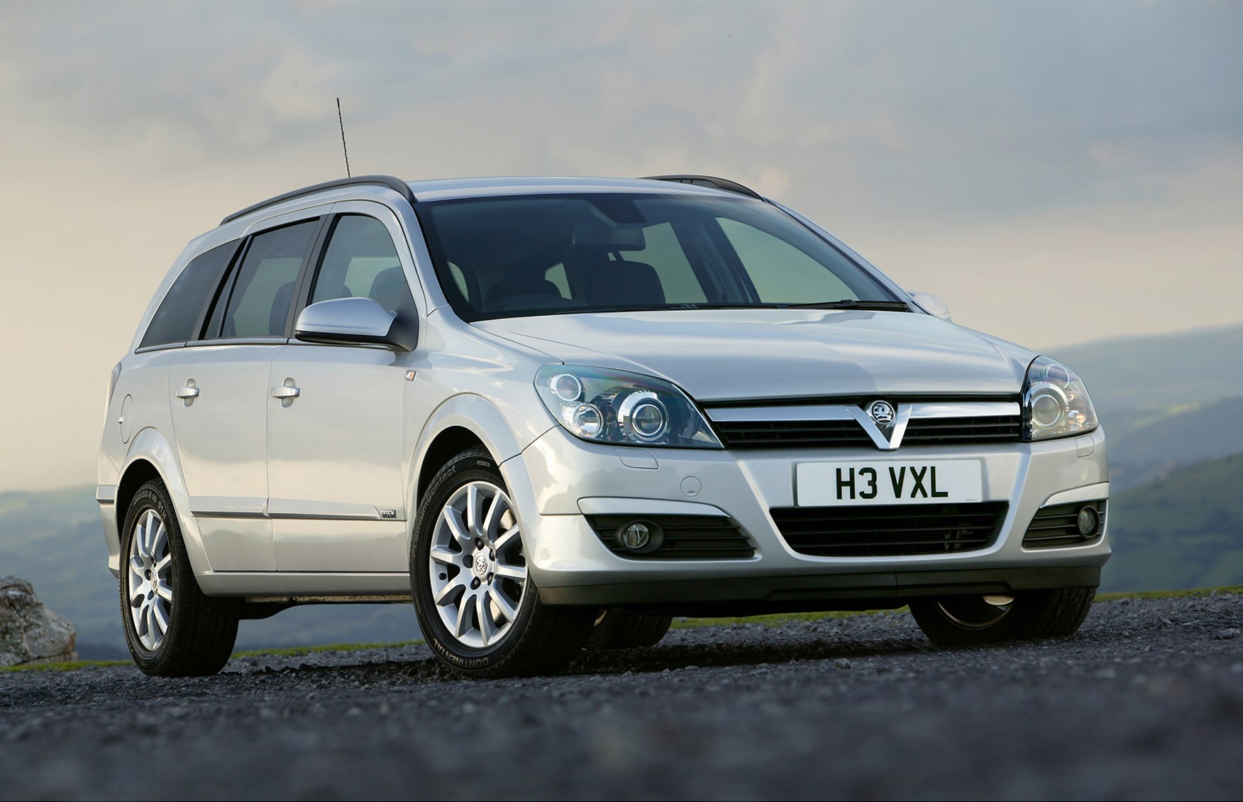 Used Vauxhall Astra Estate (2004 - 2010) Review  Parkers