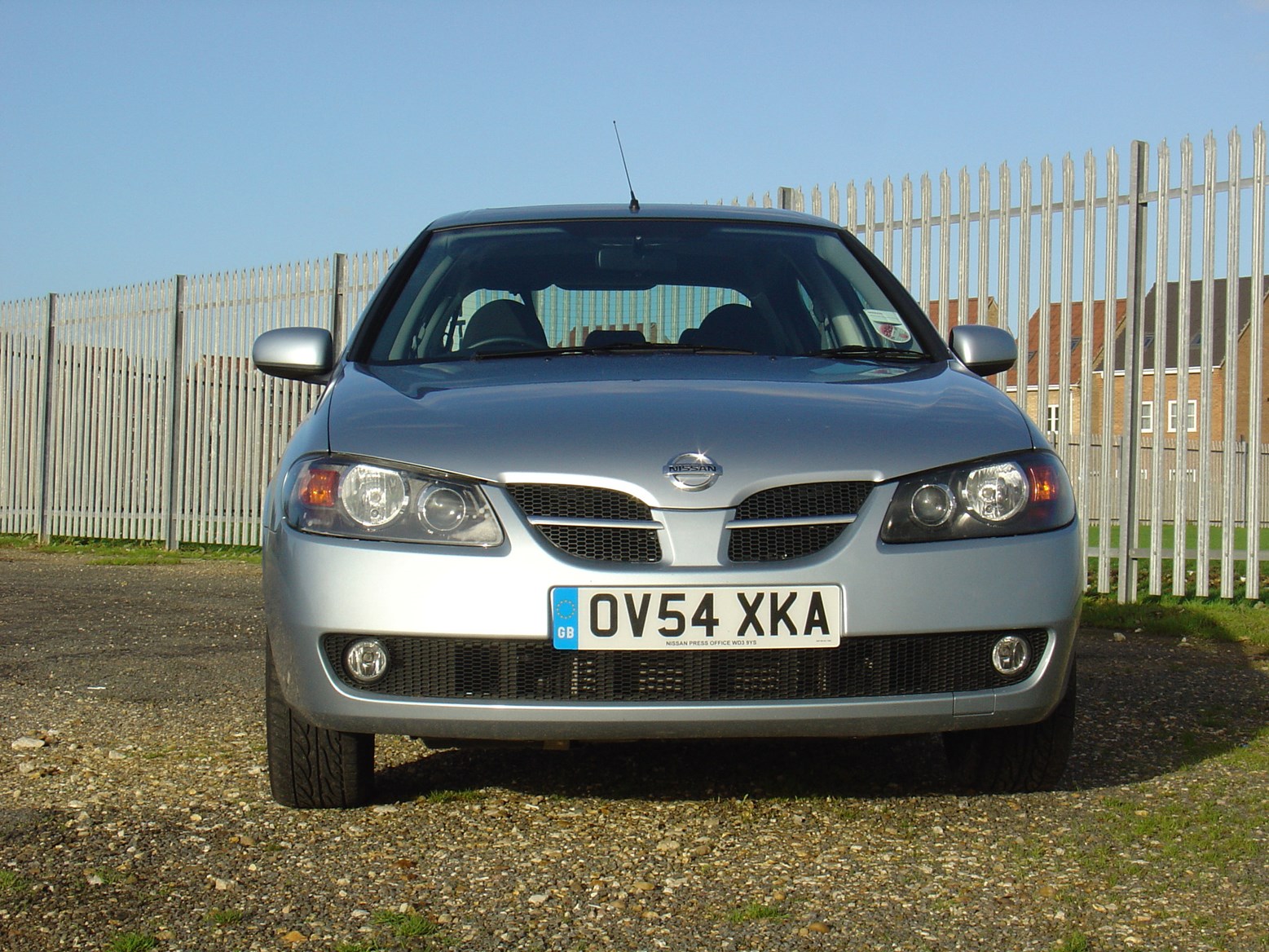 Nissan almera hatchback