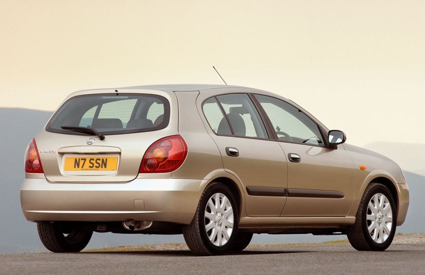 Nissan almera hatchback