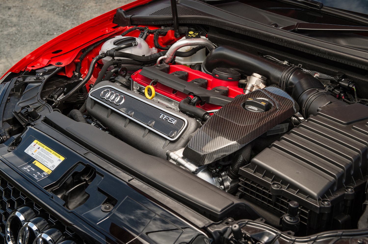 Какой двигатель встанет. Audi rs3 engine. Мотор Audi rs3. Audi rs3 подкапотка. Двигатель rs3.