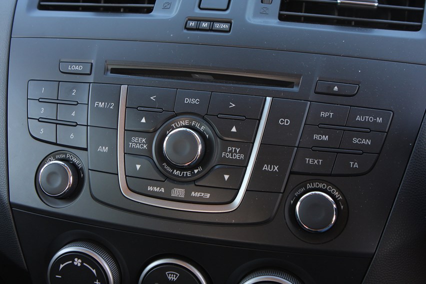 Used Mazda 5 Estate (2010 - 2015) Practicality | Parkers