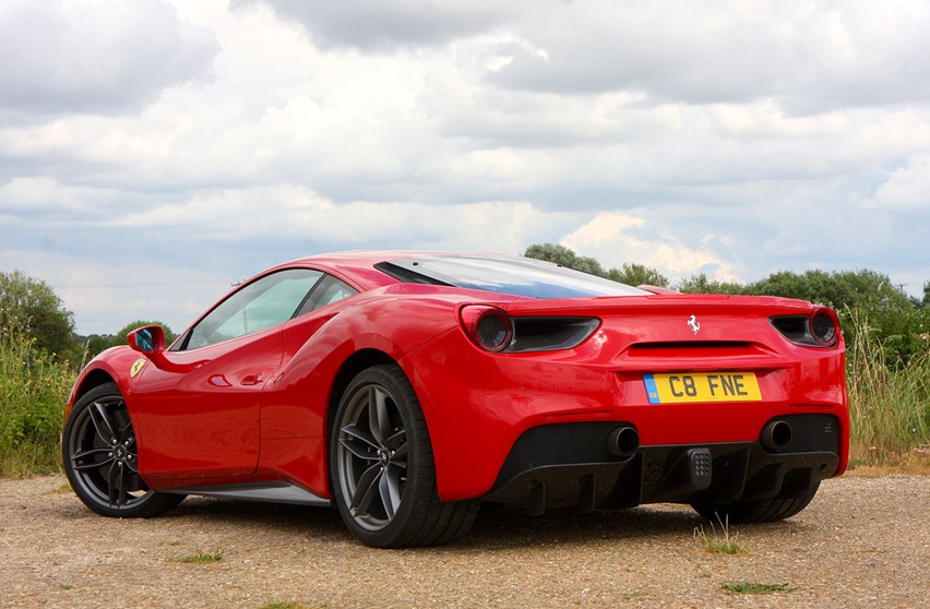 Ferrari 488 track синего